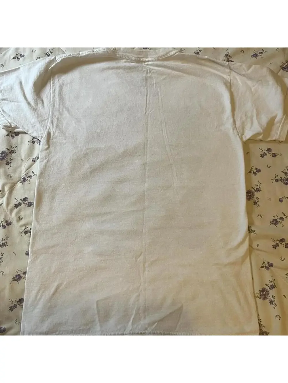 Gildan Women's White and Cream Tshirt - Picture 3 of 3
